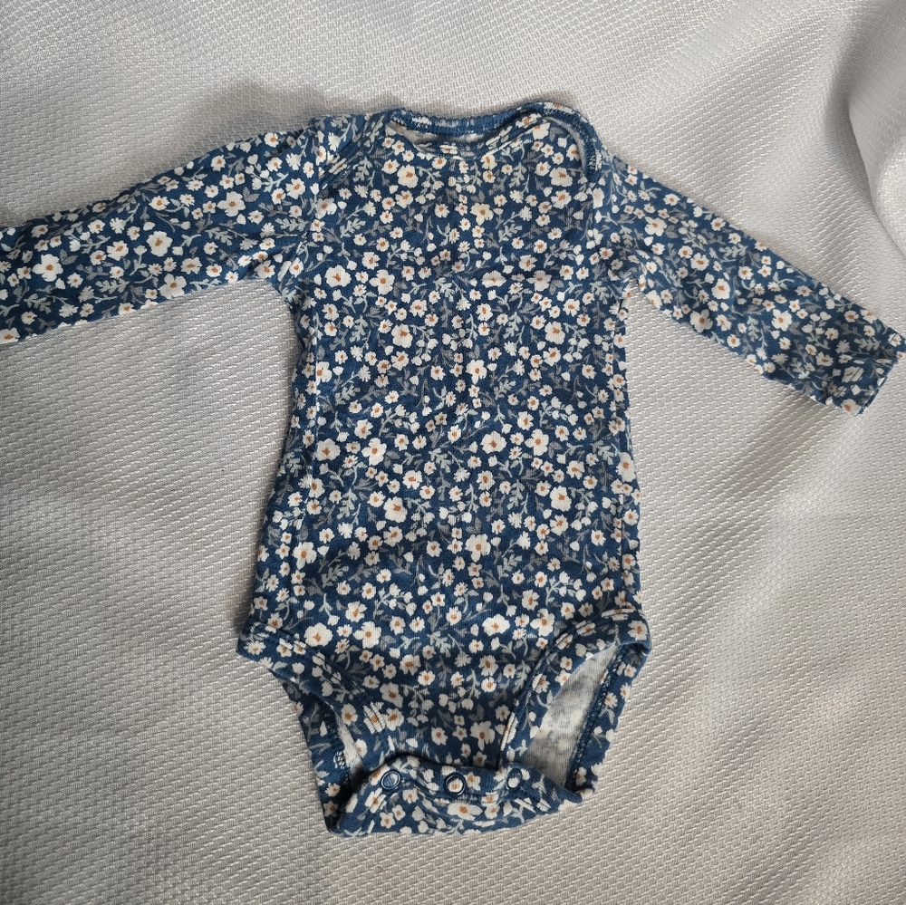 🚨3/30% OFF🚨 Carter's Long Sleeve Onesie